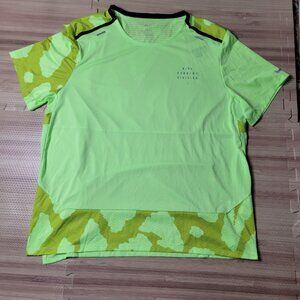 Nike Running T Shirt Mens Large Dri FIT Division Rise 365 Run Ghost Green XL